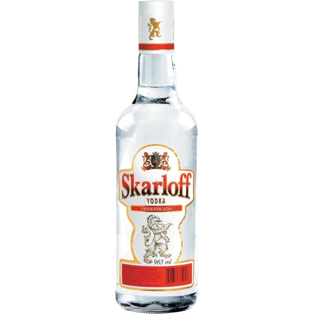 Vodka Skarloff brasileña de 965 ml.